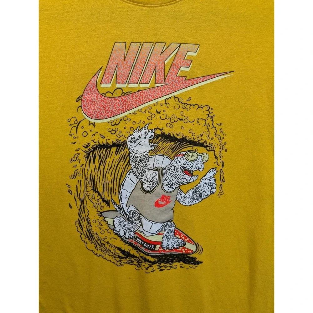 Nike Kids Yellow Turtle Surfing Graphic T Shirt Size‎ M